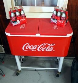 Rolling Coca Cola Ice Chest With 75th Anniversary Holiday Coca Cola 6 Pk Bottles Qty 2