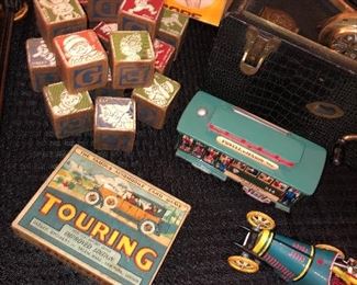 VINTAGE TOYS 