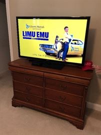 Six drawer dresser one hundred dollars