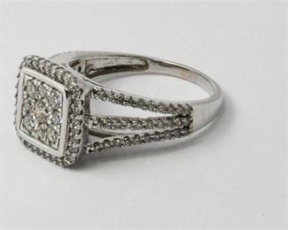 19. Ladies 14 karat white gold and diamond ring