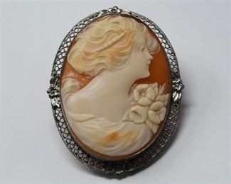 39. Silver Cameo Pin