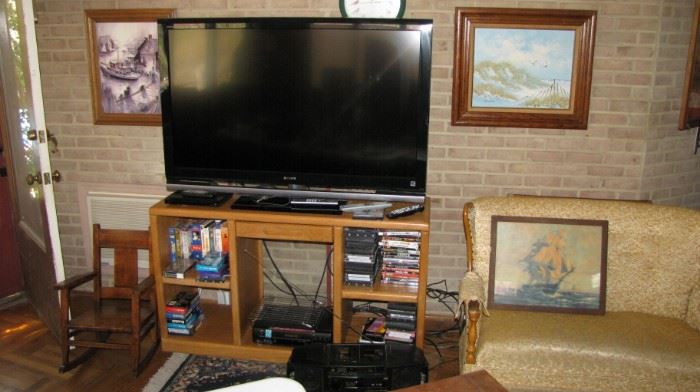 Nice great working large flat screen , vcr , stand. 