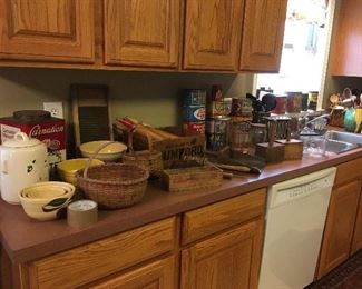 Antique & Vintage Kitchen Items. Baskets, Pottery Bowls, Rolling Pins,etc...