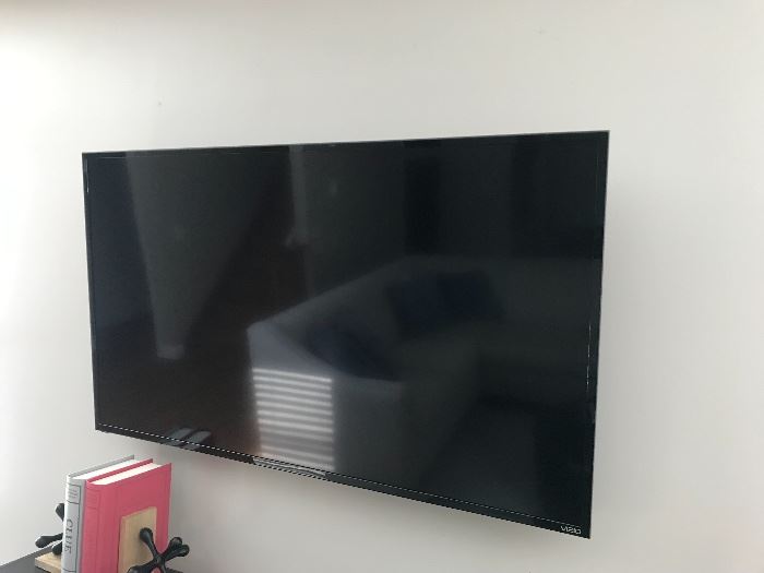 Flat screen TV (Vizio)