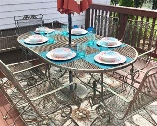  Umbrella table with six chairs 