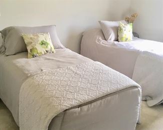 set of twin beds 