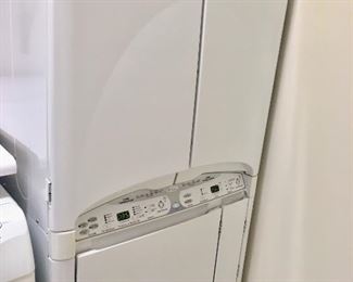 Maytag dryer. Option to ‘lay flat dry’