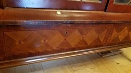 china cabinet lower detail