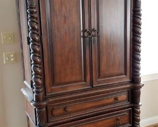 Armoire by Markor 