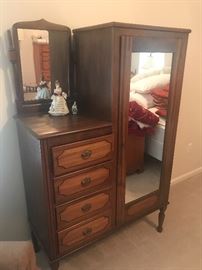 Wonderful vintage storage piece - excellent condition