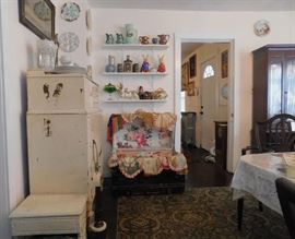 DSCN0161 JPG - Antique, vintage and collectible estate sale items