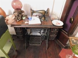 DSCN0229 JPG - Antique, vintage and collectible estate sale items