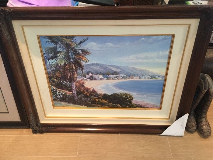 Loads of art.....never hung