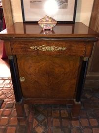 Biedermeier cabinet needs some work