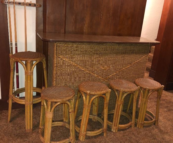 Vintage Rattan bar & bar stools