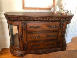Lookit this sideboard! Gorgeous!