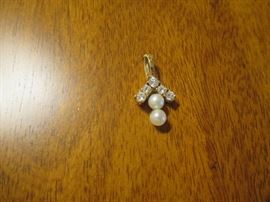 14 KT Gold Pearl and Diamond Pendant