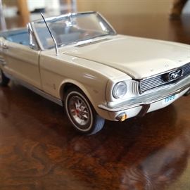 1966 Ford Mustang Danberry Mint die cast model
