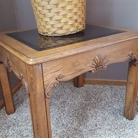End table (matches console table)