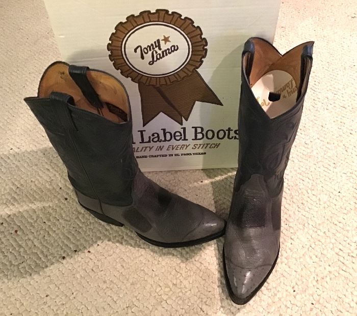 Black Leather Tony Lama Men’s size10.5 Cowboy Boots.