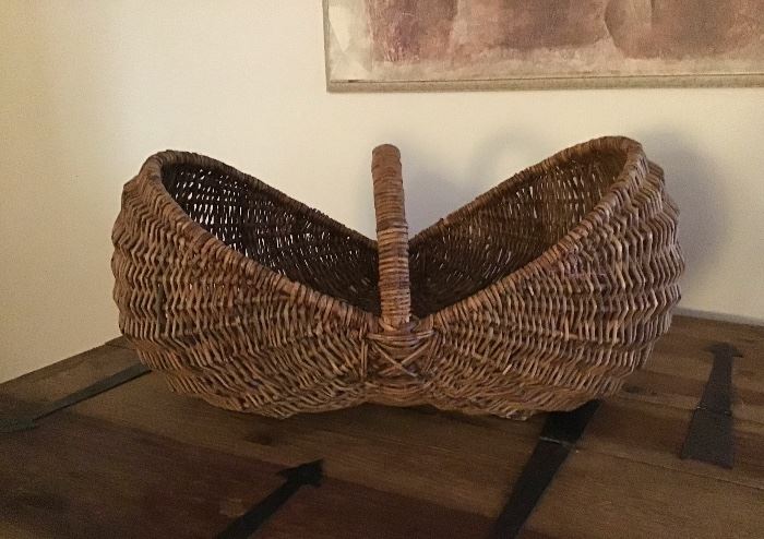 A Second Old Buttocks Basket 