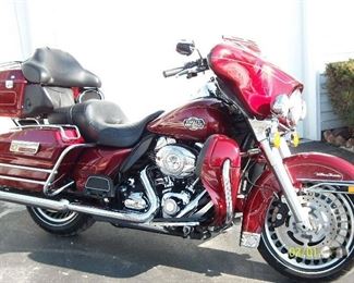 We'll Be Adding More Pictures Of The Sale Soon...But We Thought We'd Get The Harley-Davidson Out There For All To See!  SHE. IS. A. SPOTLESS. BEAUTY!...