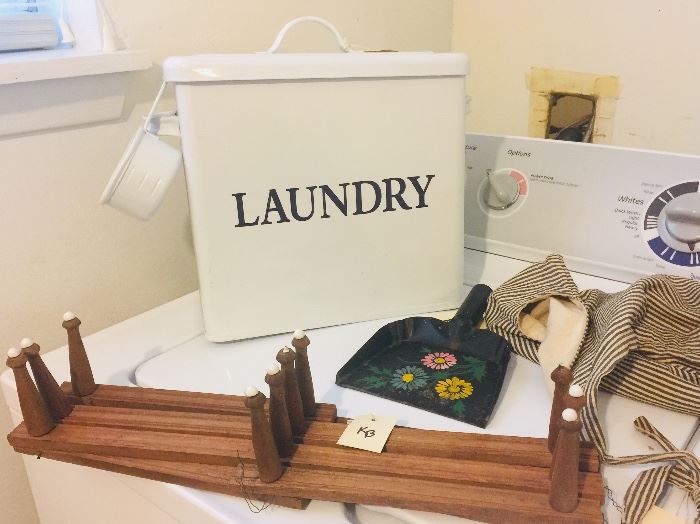 Laundry soap holder, vintage dustpin