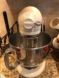 Kitchen Aid Mixer with accessories