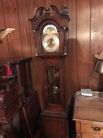 Colonial Grandmothers Clock