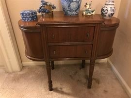Wonderful Federal Era table with 2 lift top compartments