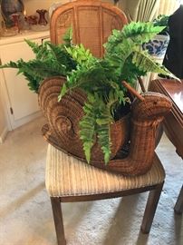 Look at this snail Basket for plants