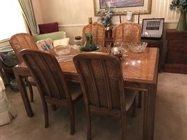 Drexel Table and 6 Chairs - 2 leaves and pads