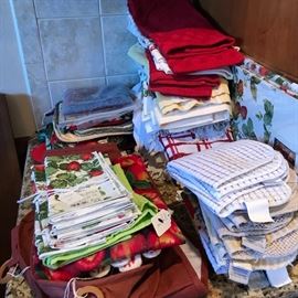 Wonderful kitchen linens