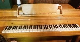 29- Story & Clark Piano