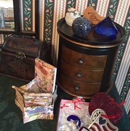 Mother's Day gifts, jewelry boxes