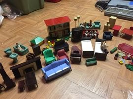 Vintage dollhouse furniture by Plasco, Renewal, Best and unmarked wooden pieces