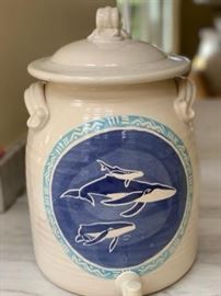 Oceanic beverage urn