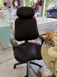 "High-end" Office Chair