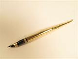 14K gold Sheaffer's Lifetime fountain pen with bent end.