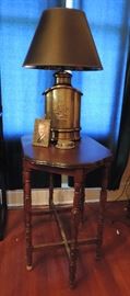 SIDE TABLE WITH BRASS LAMP