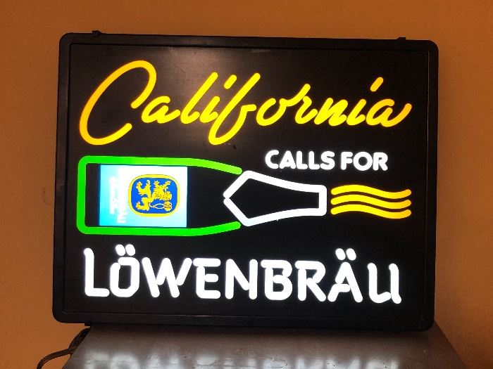 Lowenbrau Beer Sign Light 