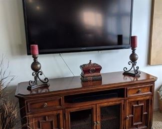 flat screen tv and tv stand