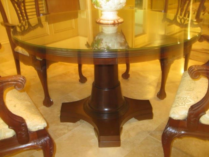 Round pedestal table w/ glass on top