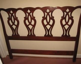 Full Chippendale headframe