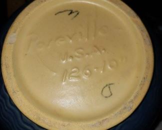 Roseville Pottery Vase ID