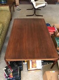 "Dux" coffee table