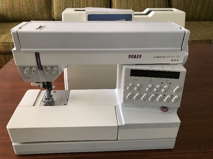 PFAFF sewing machine, excellent condition
