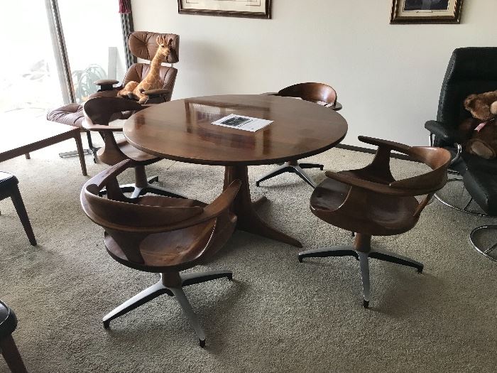 Heywood Wakefield table and 4