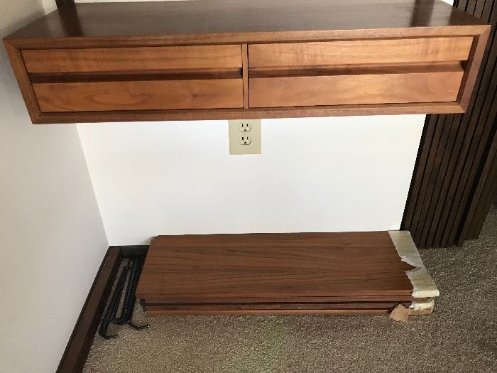 Just found 4 extra shelves. New never used. New shelves at bottom of photograph