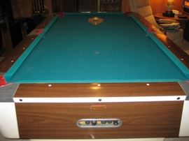 Valley pool table